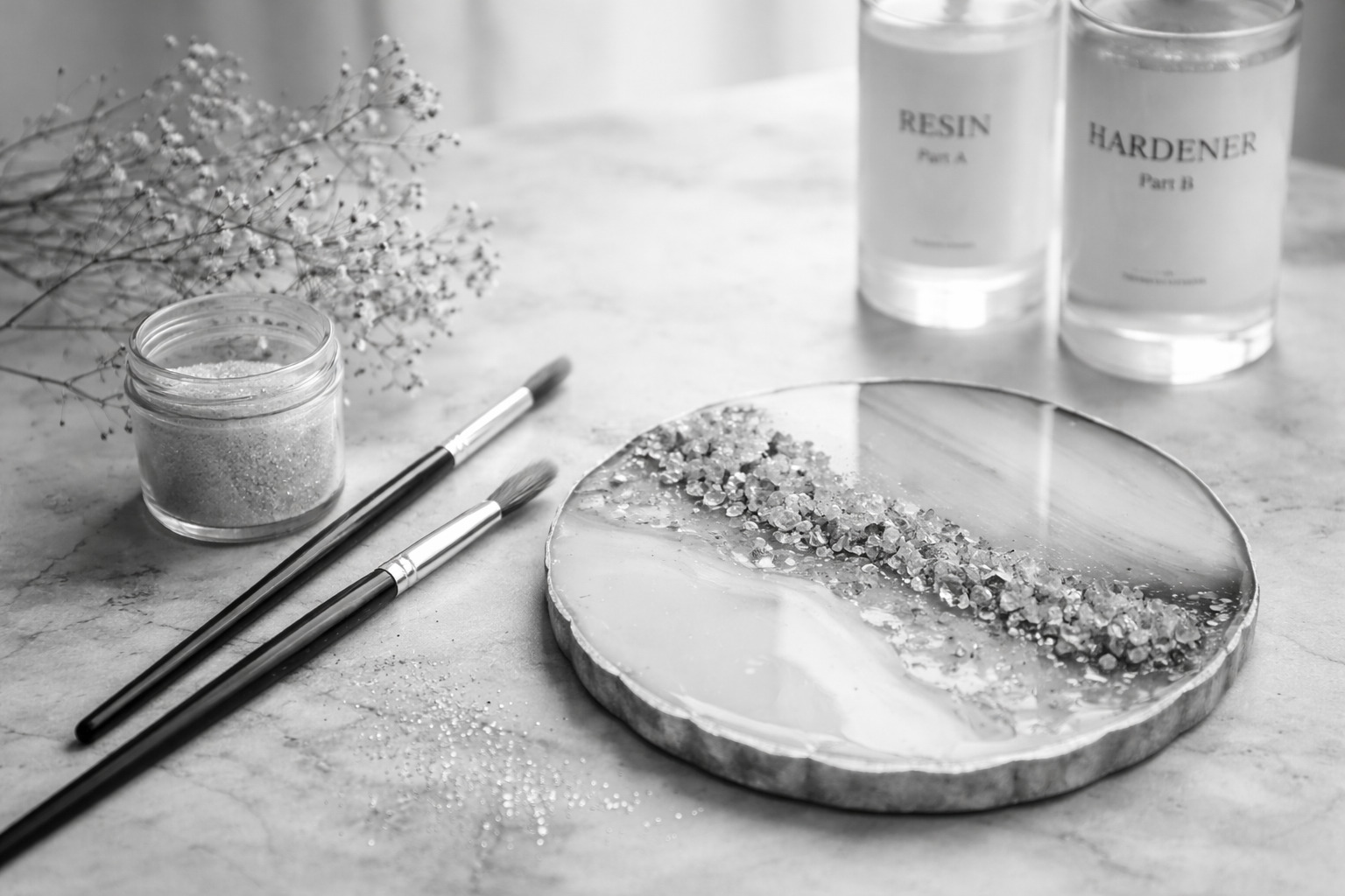 Créations artisanales en résine époxy et paillettes